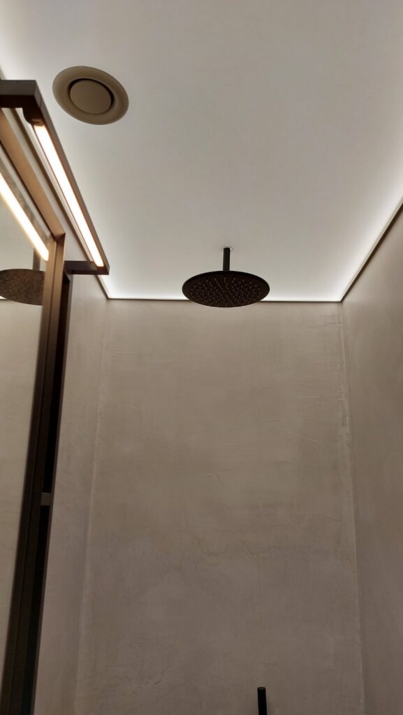 Valgustatud pinglaed 4 Valgustatud lagi Valgustatud lagi Valgustatud lagi