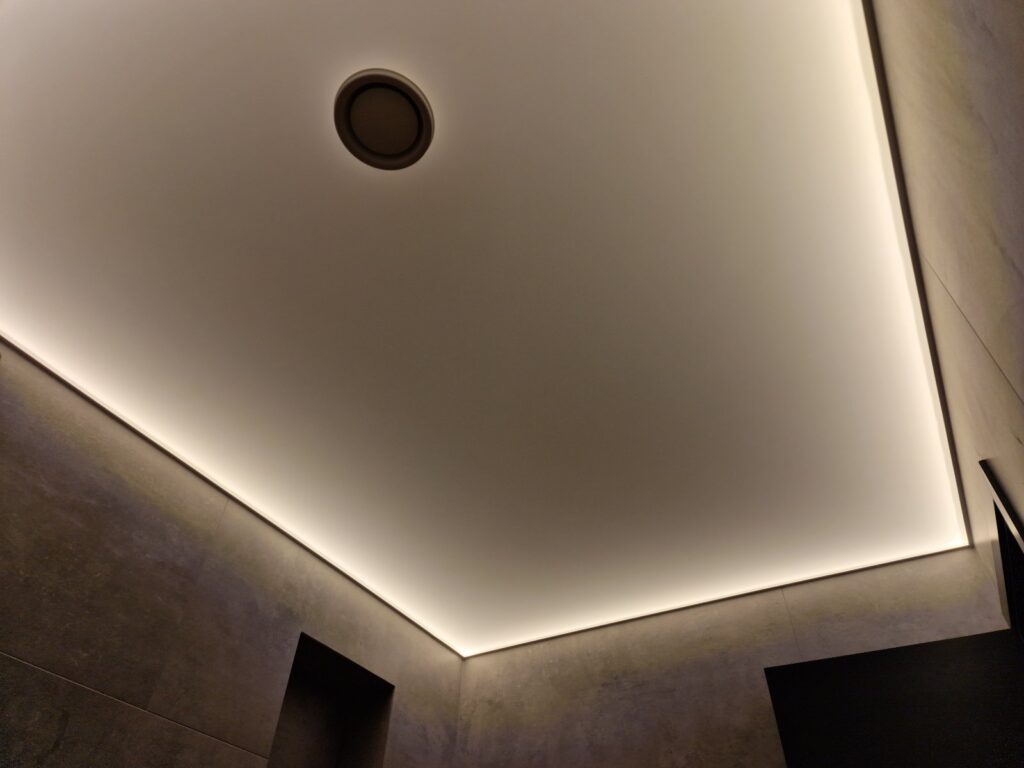 Valgustatud pinglaed 1 valgustatud lagi vannitoas valgustatud lagi vannitoas valgustatud lagi vannitoas