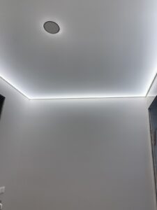 Valgustatud pinglaed 5 valgustatud lagi vannitoas 2 Valgustatud pinglagi pesuruumis